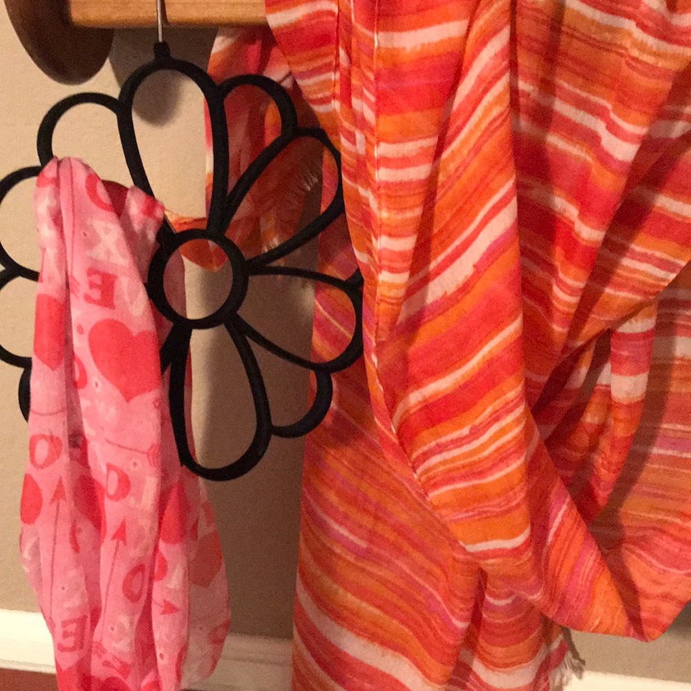 Scarfs and holder